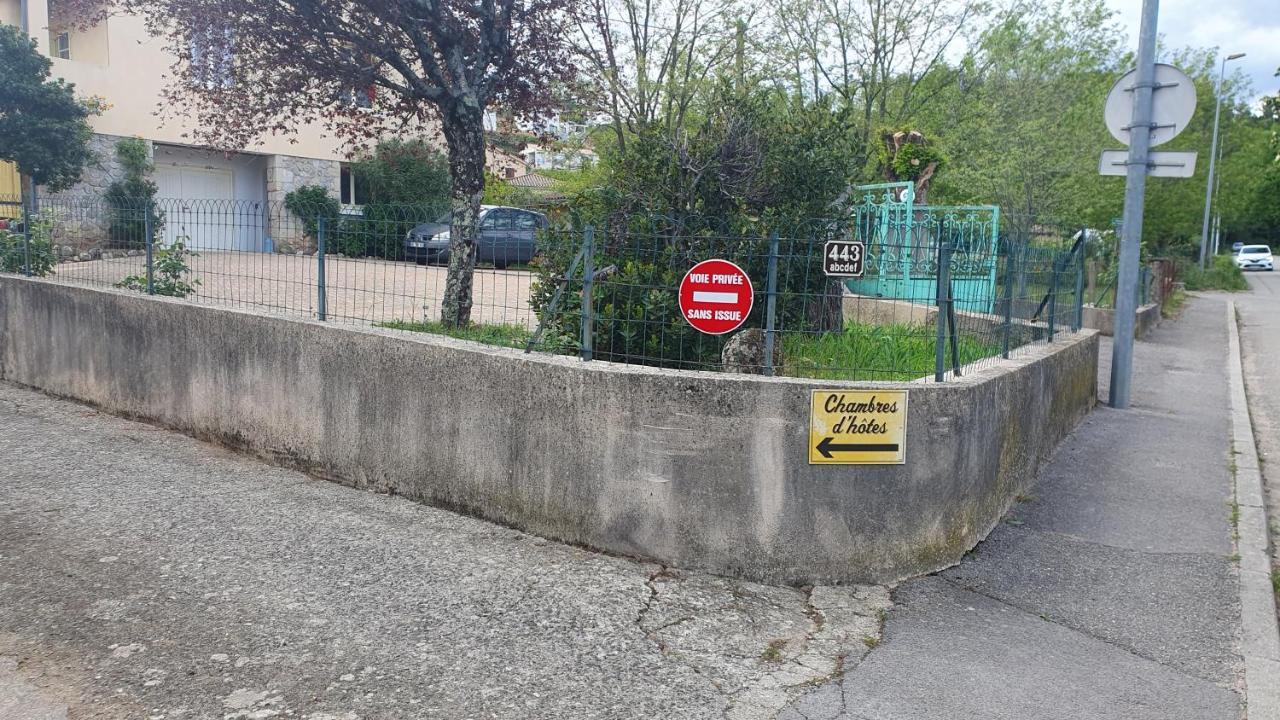 La Nazadaire Joyeuse Luaran gambar